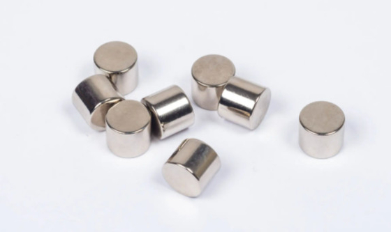 Kundengebundenes Neodym-Zylinder-Magnet-Ni-Cu-Ni, das ISO14001 beschichtet, genehmigte