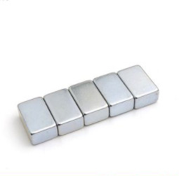 Größe seltene Erdmagnet-Block NdFeB-Magnet-N35-N52 fertigte besonders an